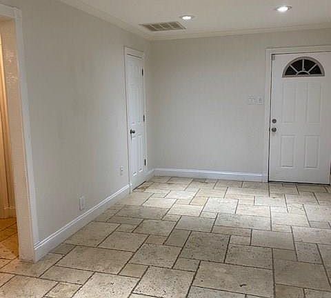 4th image of 1318 Blodgett Ave