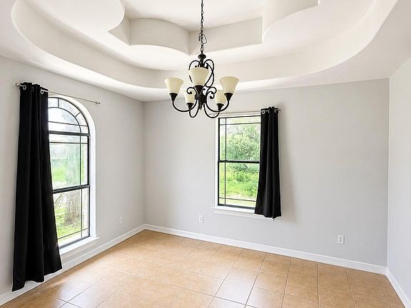 3rd image of 4101 La Mancha Dr