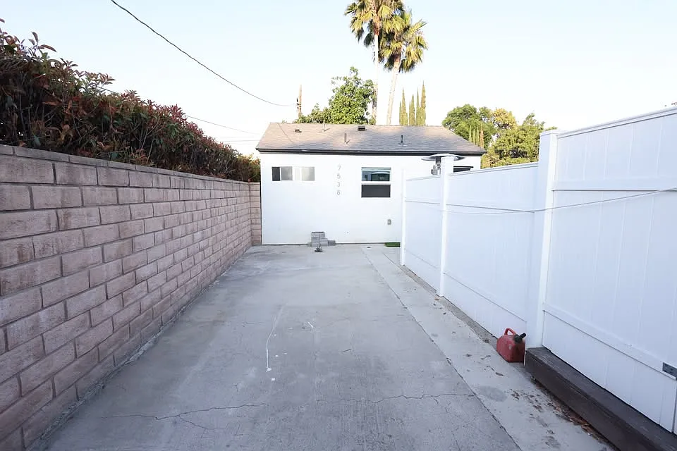 1 bed, 600 sqft, $2,500 — Photo 3