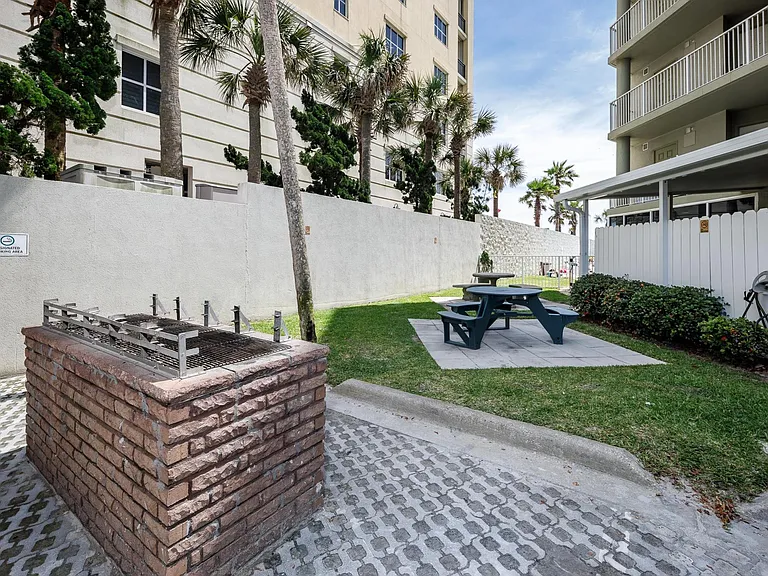 895 Santa Rosa Blvd #208 — Photo 22