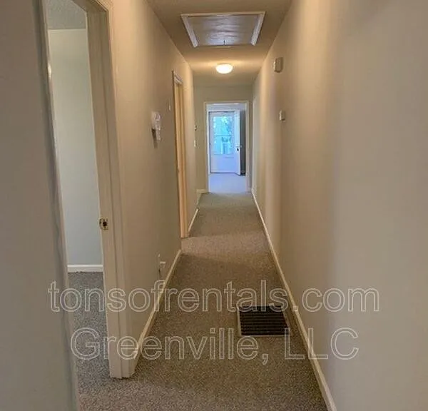 208 Church St — Photo 4