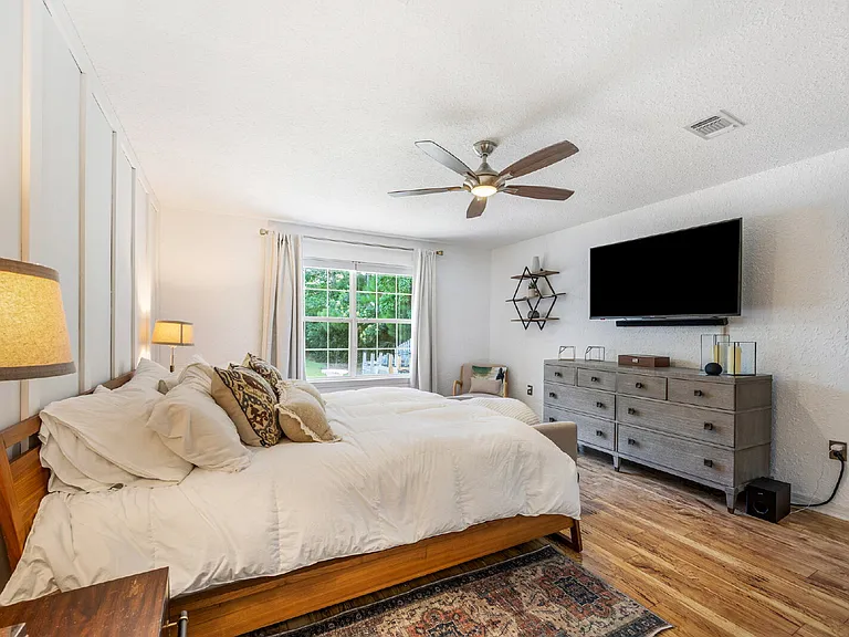 130 W Shipwreck Rd — Photo 19