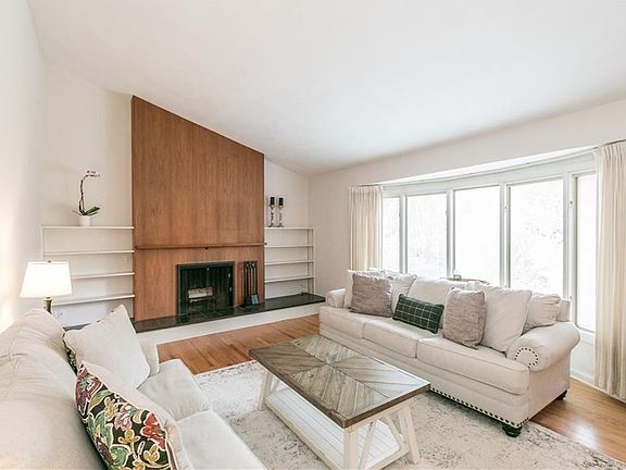 3rd image of 203 Bishop Dr