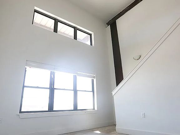 5th image of 2450 Roosevelt Ave APT 191