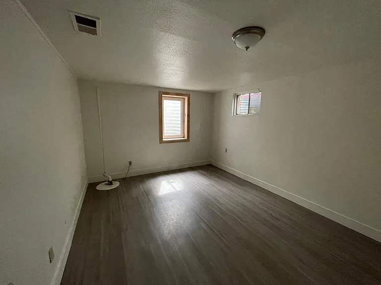 4600 Ludlow St — Photo 10