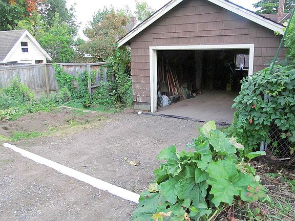 4th image of 517 Spear Ave