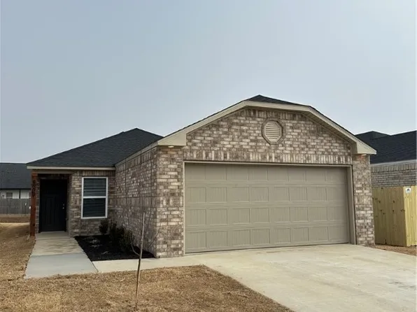 8809 Preston Wood Dr, Fort Smith, AR 72916