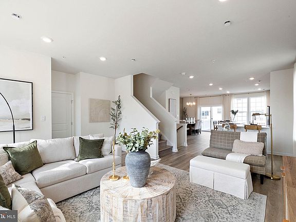 4th image of 423 Smithworks Blvd #188