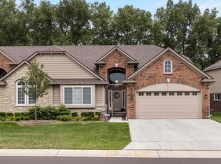 30304 Berghway Trl, Warren, MI 48092