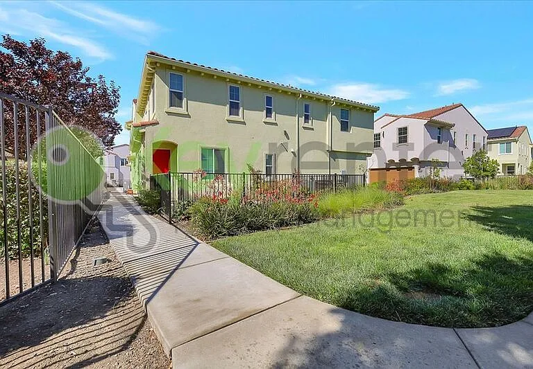 5301 E Commerce Way #44104 — Photo 35