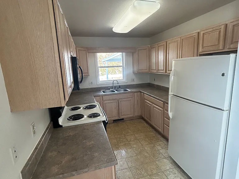 140 Randolph St #B — Photo 5