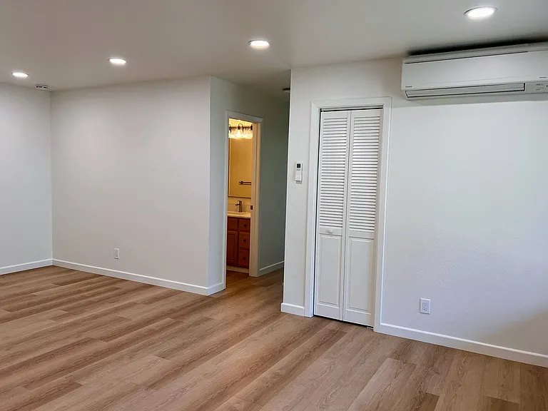2085 Kim Louise Dr — Photo 4