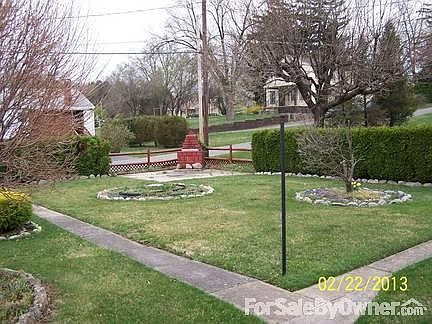 Back Yard
						:
						Barbeque in rear corner.