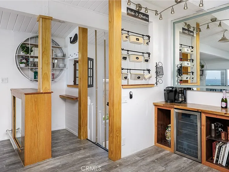 2214 W Oceanfront #B — Photo 11