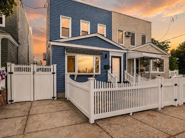 6810 Caldwell Ave, Maspeth, NY 11378
