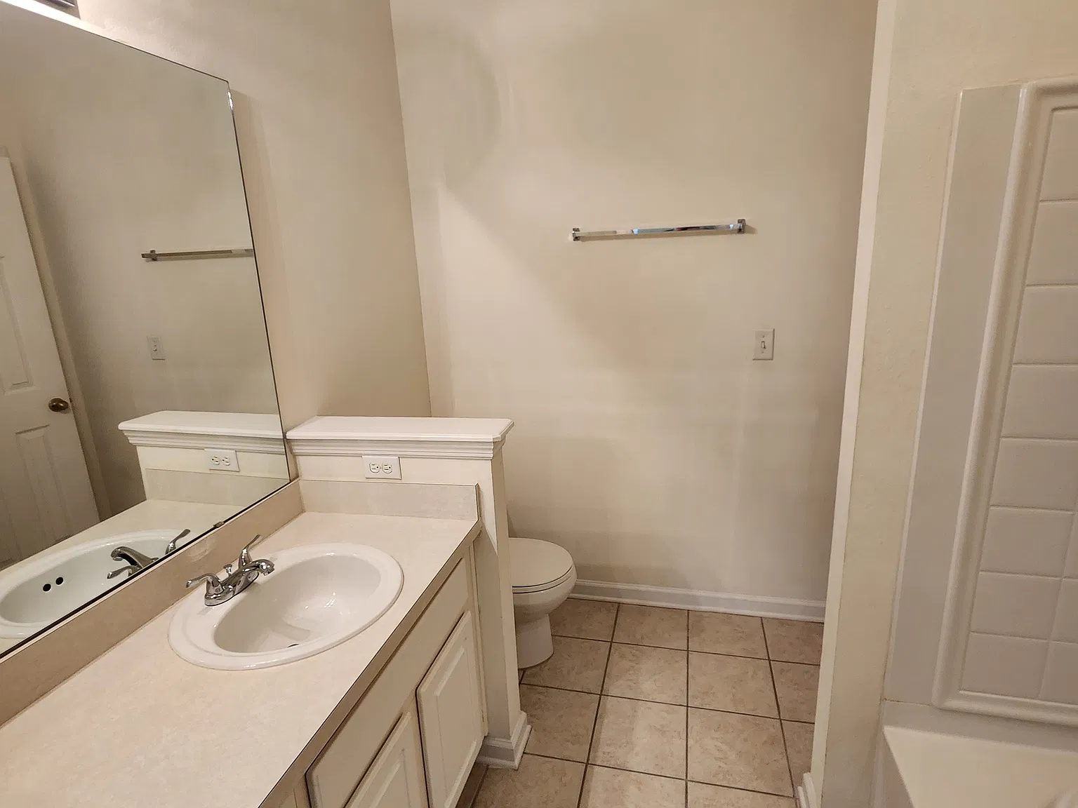 2 bed, 2.5 bath, 1499 sqft, $1,750 — Photo 3