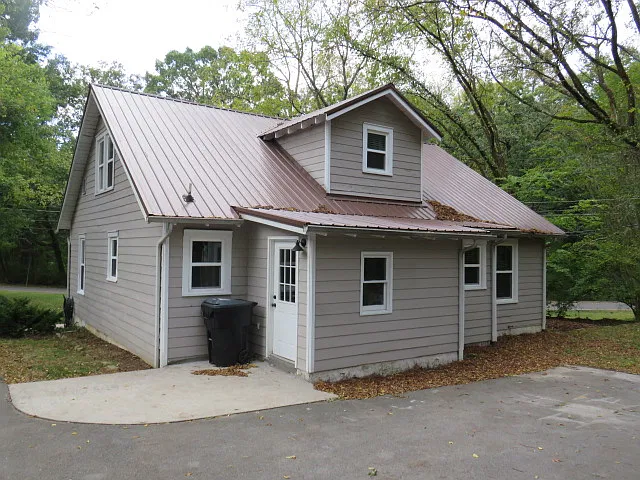 3 bed, 1902 sqft, $2,600 — Photo 3