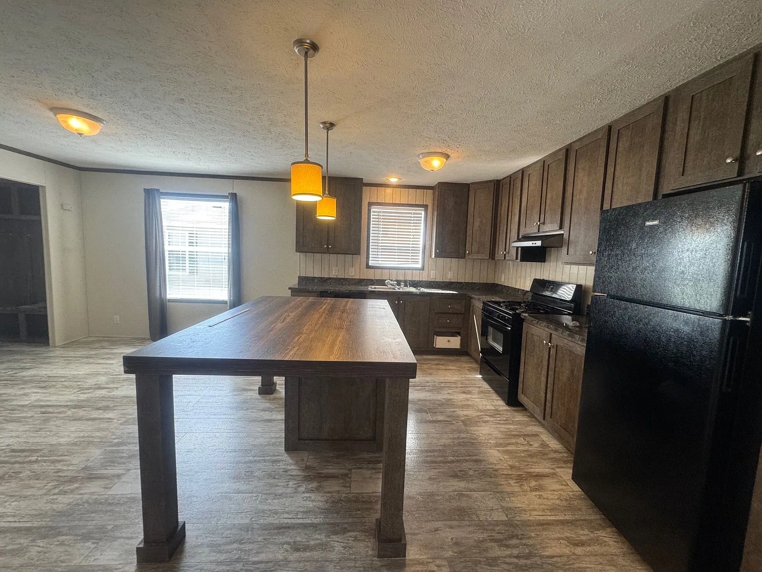 3 bed, 1344 sqft, $1,199 — Photo 2