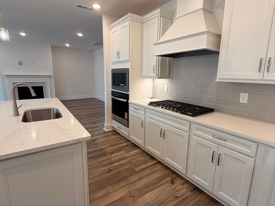 1st image of 480 Brownstone St
