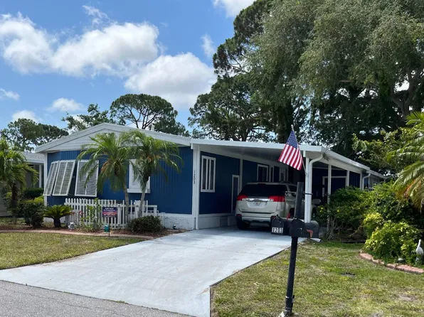 1203 N Indies Cir, Venice, FL 34285