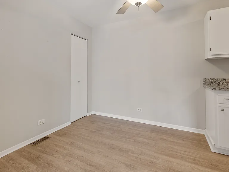 332 Park Ridge Ln #5-B — Photo 9