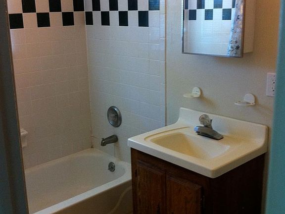 5th image of 30 Piedmont Dr APT 5