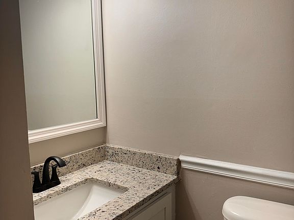 downstairs 1/2 bath