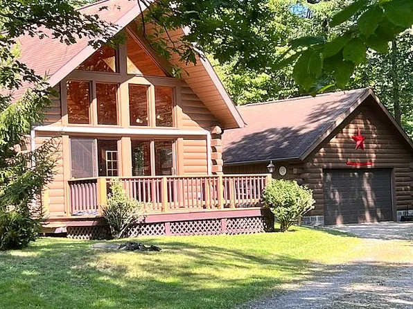 61 Orchard Camp Dr, Ohiopyle, PA 15470