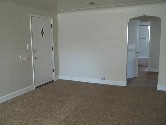 3rd image of 410 E Kentucky Ave