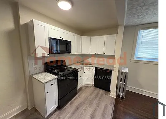 3 bed, $1,650 — Photo 1