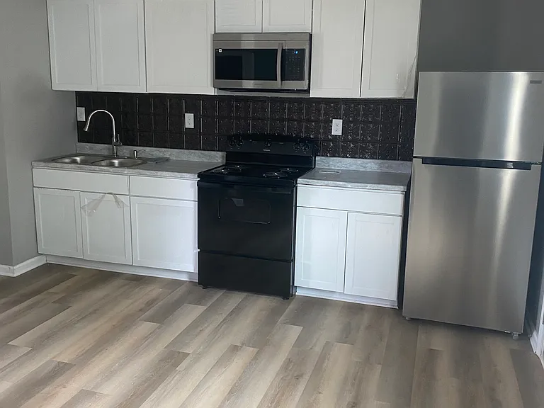 503 Lincoln Park #A — Photo 2