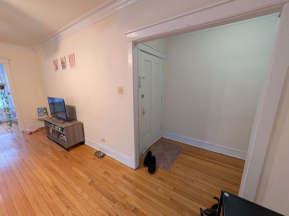 3rd image of 3348 W Sunnyside Ave APT 2