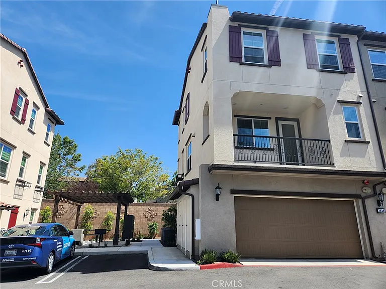 2408 Villena Way — Photo 33