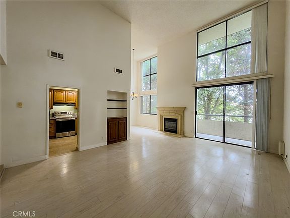 3rd image of 5987 Peacock Ridge Rd