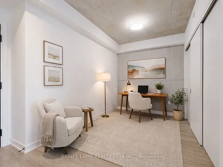 284 King St E #303 — Photo 5