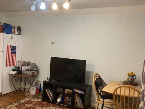 5th image of 1038 Pulaski Hwy #1