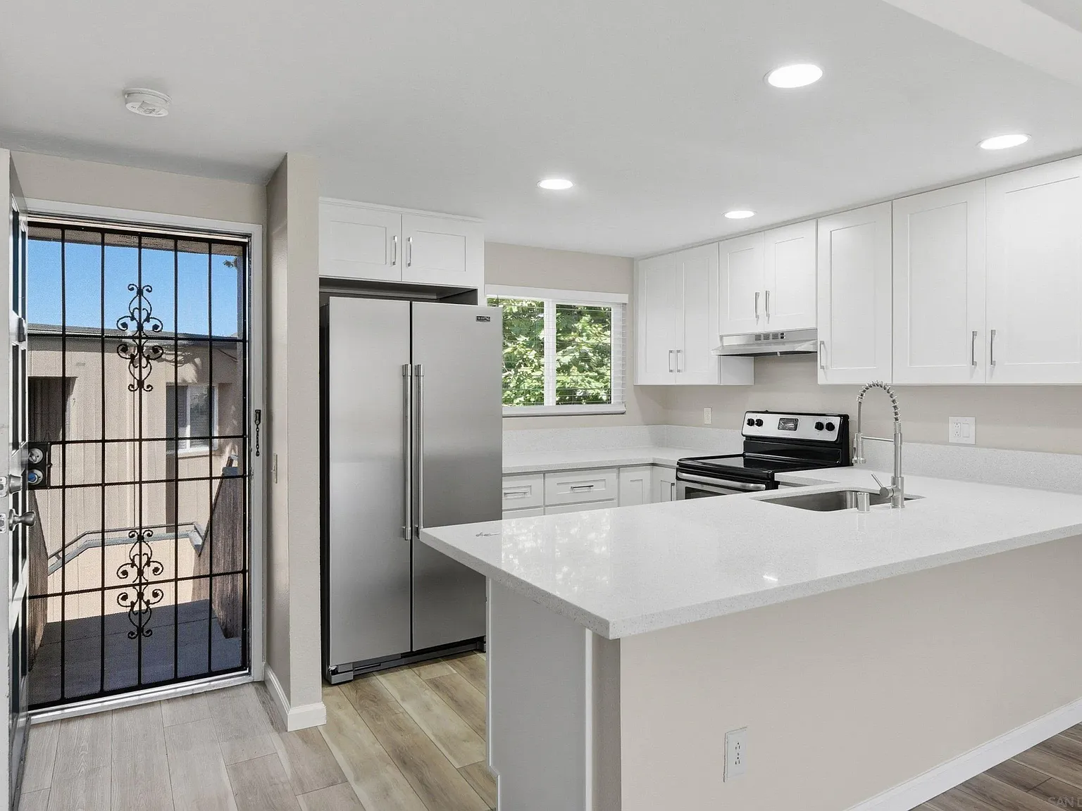 Lake Murray Terrace Condominiums — Photo 3
