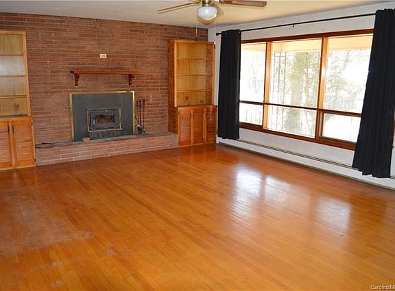 3rd image of 223 Auburn Park Dr