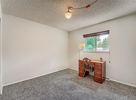 4th image of 11015 Dahlia Ct