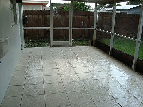 Screened Porch - Tiles