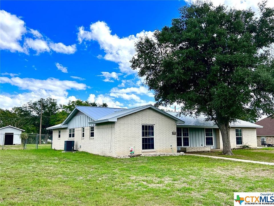 652 Mockingbird Ln, Goliad, TX 77963 Zillow