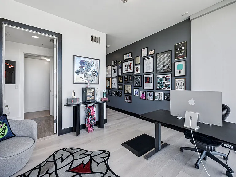 3130 N Harwood St #1606 — Photo 15