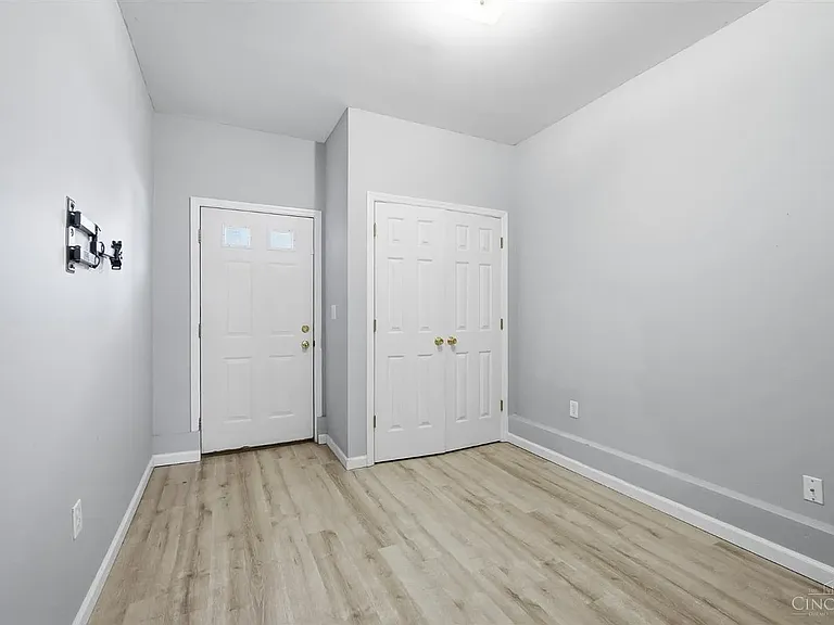 710 W Court St — Photo 11