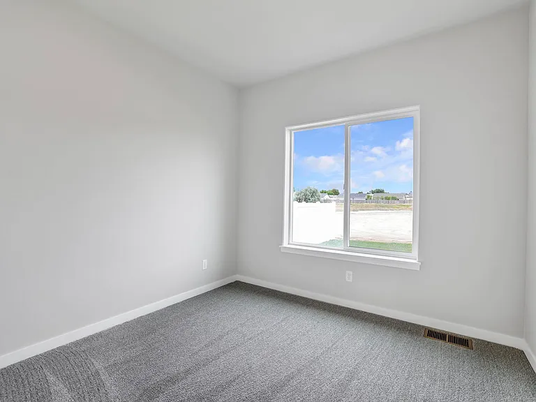 533 Irene St — Photo 29