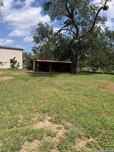 4 bed, 2.0 bath, 1672 sqft, $2,200 — Photo 2