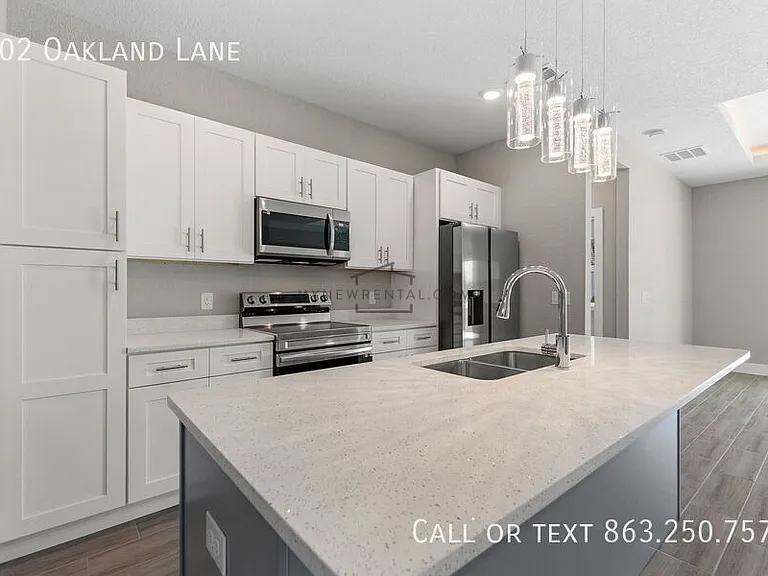 402 Oakland Ln — Photo 15