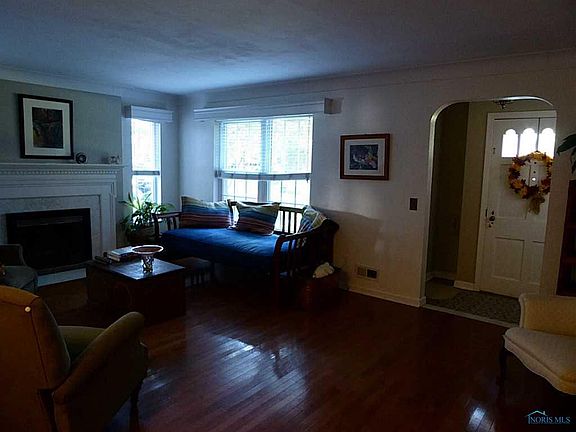 3rd image of 2426 Barrington Dr