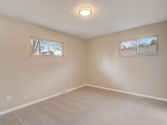 5th image of 1357 Cardwell Sq S
