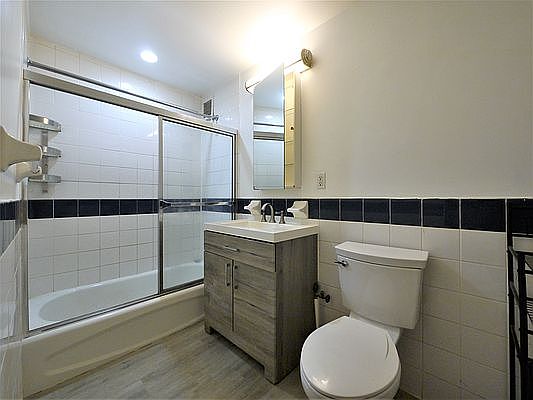 4th image of 148 Madison St APT 11G