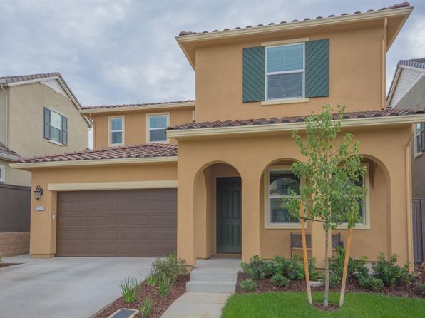1093 Yucca Dr